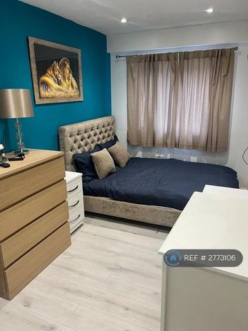 1 bedroom in a house share to rent - Photo 3