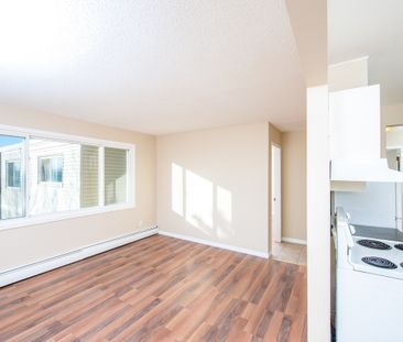 Alexander Apartments - Photo 1