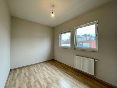 Te huur: appartement met 2 slaapkamers nabij het centrum van Halle. - Foto 5