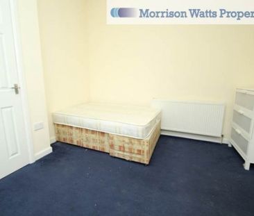 4 Bed - Royal Park View, Hyde Park, Leeds - Photo 2