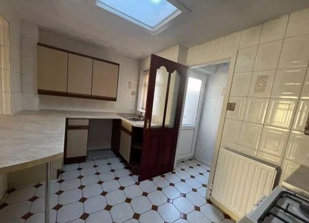 2 Bed Terraced House, Frodsham Street, L4 - Photo 4