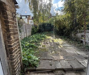 1 Bed Flat, Percy Road, N12 - Photo 2