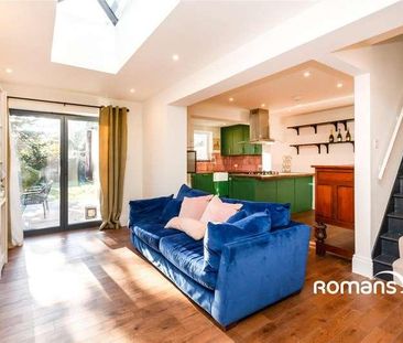 Ringwood Road, Farnborough, Hampshire, GU14 - Photo 2