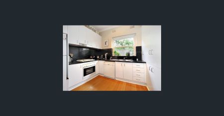 SENSATIONAL GROUND FLOOR - IN BOUTIQUE BLOCK! - Photo 4