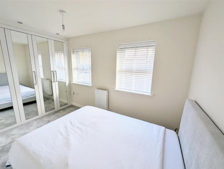 2 bedroom semi-detached house to rent - Photo 4