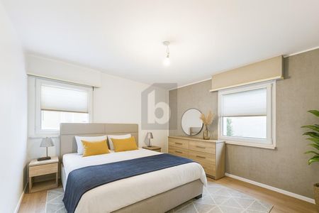 LUMINOUS, SPACIOUS AND SITUATED IN A QUIET AREA - Photo 2