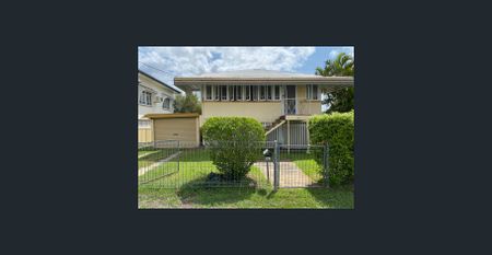 WALK TO THE SHOPS! - Photo 5