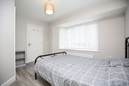 1 bedroom in a house share to rent - Photo 4