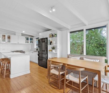 Beautifully Renovated Coastal Home with Outdoor Spa - Photo 3