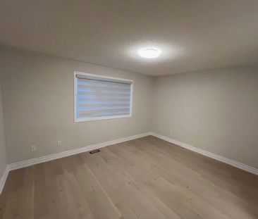 For Lease - 3036 Abernathy Way, Oakville, Ontario - Photo 2