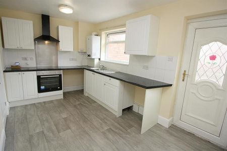 2 bedroom terraced house to rent - Photo 5