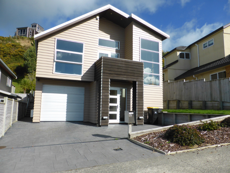 27A Waverton Terrace, Churton Park - Photo 2