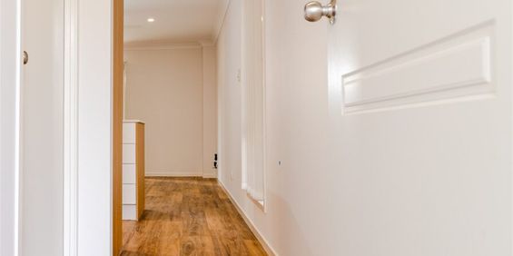 DUCTED AIR CONDITIONING & 1 WEEK FREE RENT. see terms - Photo 3