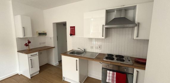 1 bedroom flat to rent - Photo 2