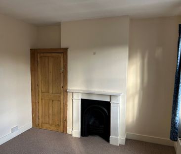 2 Bed Terraced House, Lateward Road, TW8 - Photo 5