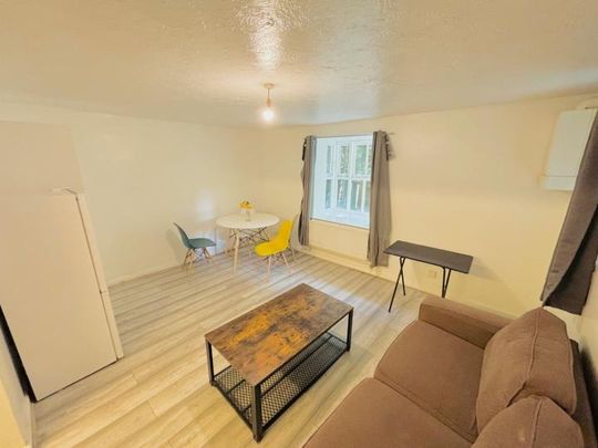 1beds Apartment - Photo 1