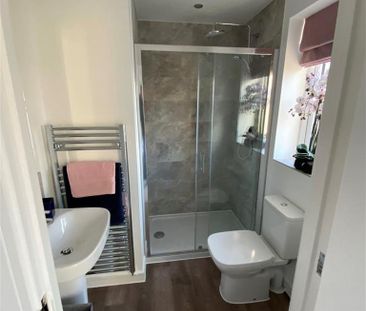 3 bedroom end of terrace house to rent - Photo 4