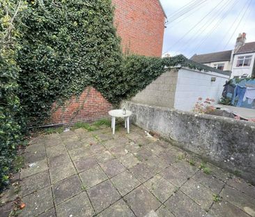 6 bedroom terraced house to rent - Photo 3