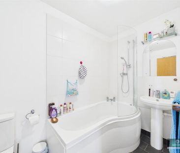 2 bedroom flat to rent - Photo 6