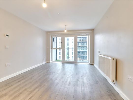 2 Bedroom Flat / Apartment to let - Photo 1