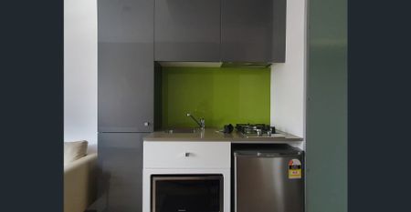 FULLY FURNISHED STUDIO IN PRIME LOCATION - Photo 5