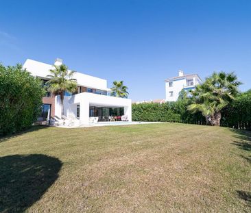 Luxury Villa for rent in Estepona, Andalusia - Photo 5