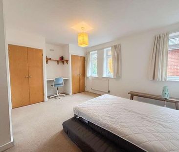 The Blundells, Goodway House The Blundells, CV8 - Photo 2