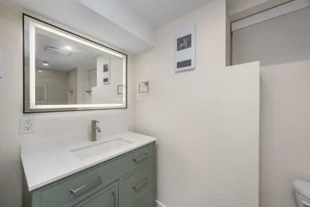 For Lease - 451 Lansdowne Avenue Unit# Basement Rear Unit, Toronto, Ontario - Photo 2