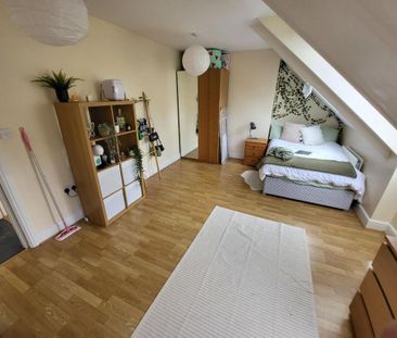 6 bedroom house to rent - Photo 1