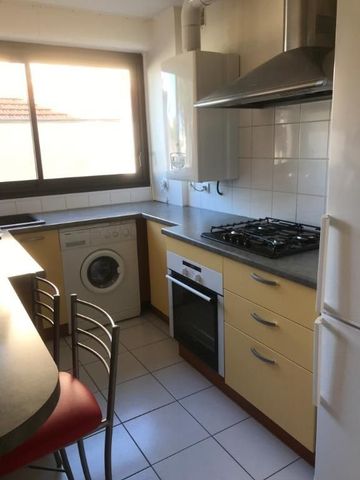 Location Appartement 3 pièces 73m² - Photo 2