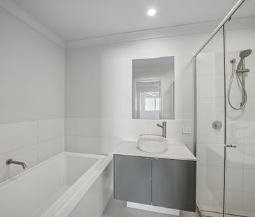 Premium, state-of-the-art contemporary duplex - Photo 2