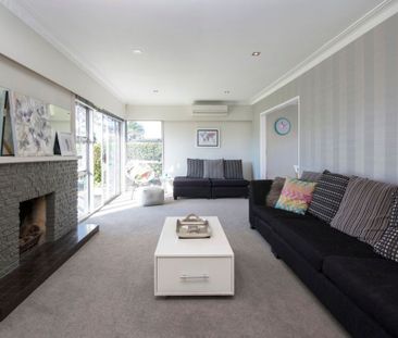 4 Bedrooms in Botany Downs - Photo 5