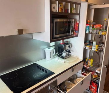 Fully Furnished Apartment in an Ideal City Location – Car Park Incl... - Photo 4