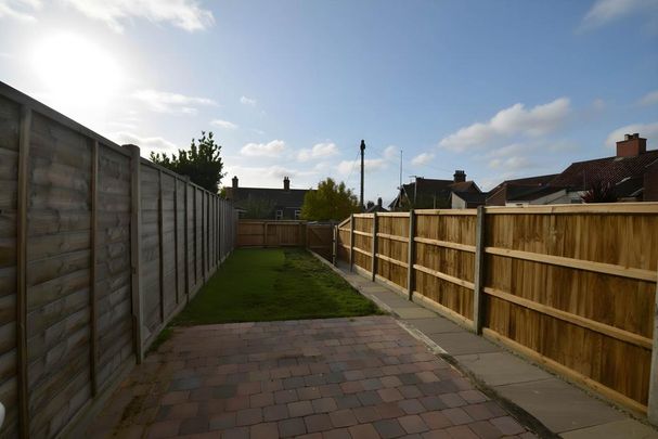 2 bedroom terraced house to rent - Photo 1