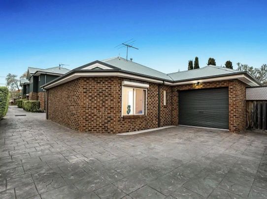 “EASY LIVING WITH ALL THAT YOU NEED” - Photo 1