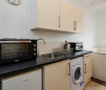 Studio to rent - Photo 2