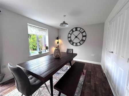 4 bedroom detached house to rent - Photo 3