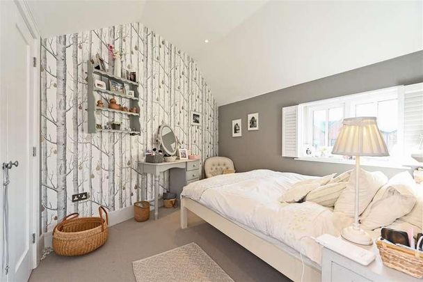 Brewery Hill, Arundel, BN18 - Photo 1