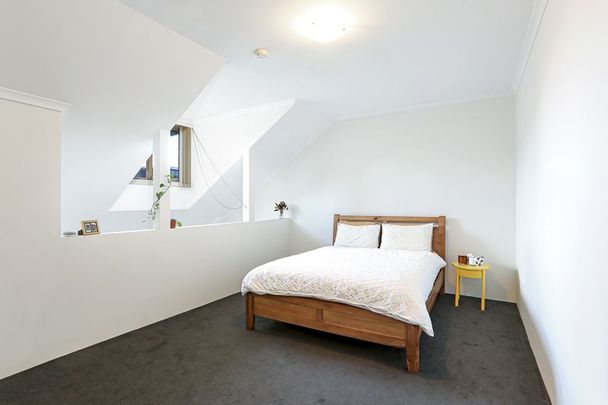 Split level loft style apartment - Photo 1