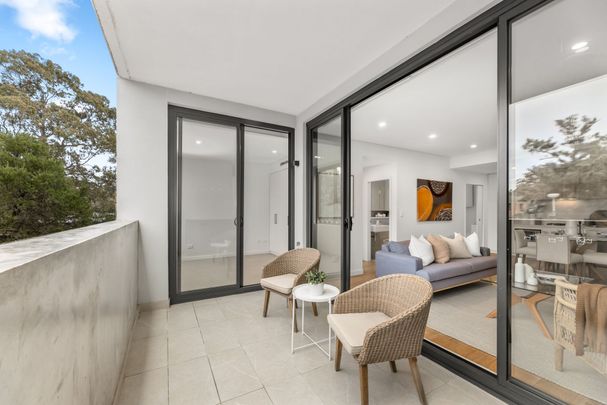 Immaculate | Sought-After Convenience - Photo 1