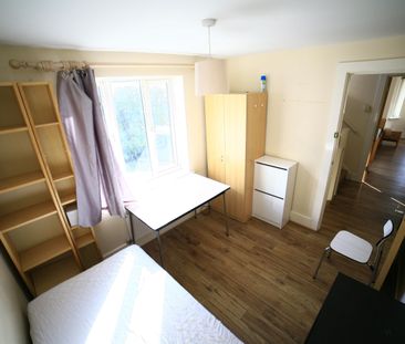 Jekyll Close - Photo 2