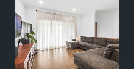 Modern Family Home with Heated Pool, Solar Power & Workshop Garage - Photo 3