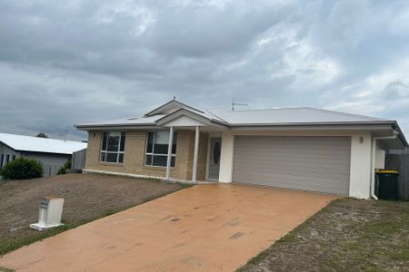 67 Daintree Boulevard - Photo 4