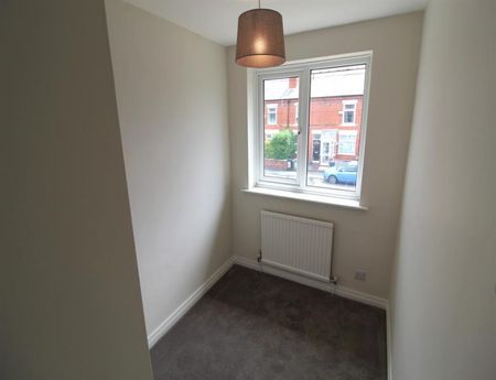 3 Bedroom Terraced To Let - Photo 2