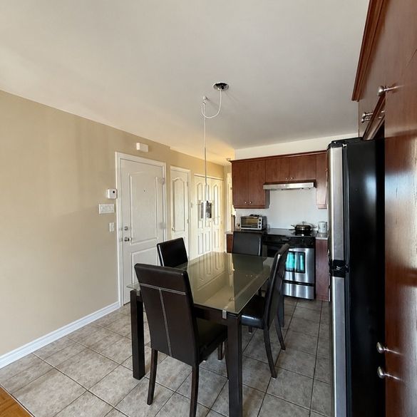 3 1/2 Haut De Triplex à Ahuntsic - Photo 1