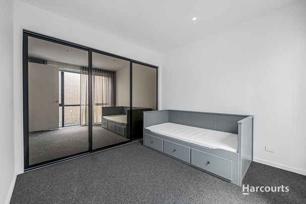Modern and Stylish 3 Bedroom Home - Fully Furnished - Photo 1