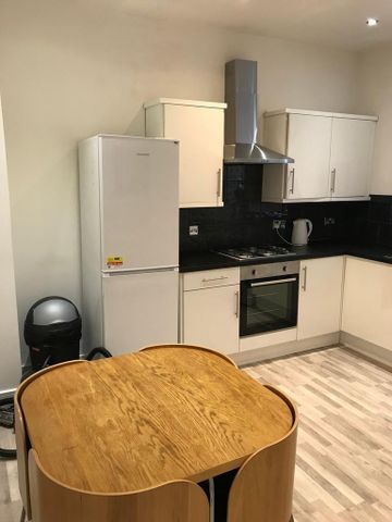 4 bedroom house to rent - Photo 3