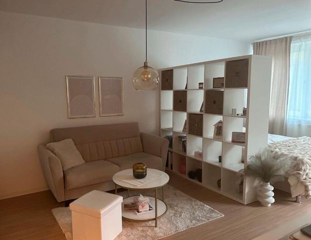 Wg Zimmer Wohnung für Mitbewohner/in Neu renoviert und möbliert - Foto 1