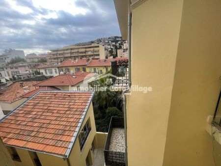 Location Appartement 2 pièces 46m² NICE 06100 - Photo 5
