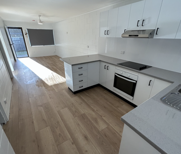 Freshly Renovated 2 Bedroom Home - Photo 2